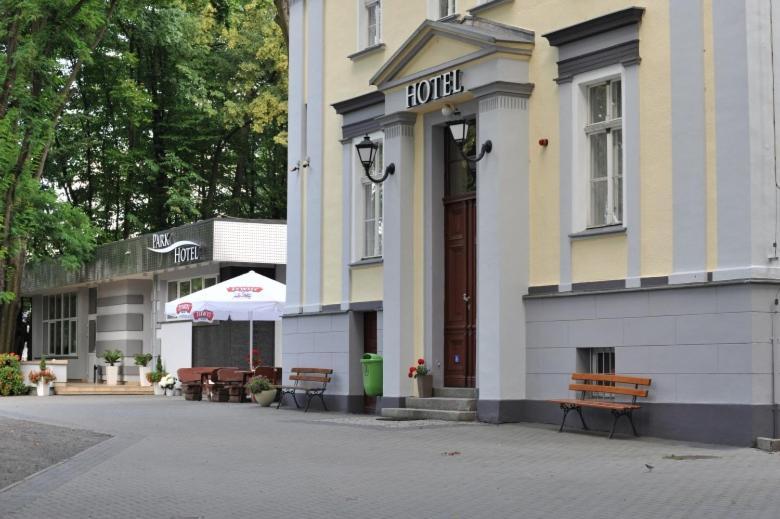 Park Hotel Dobrodzien Extérieur photo